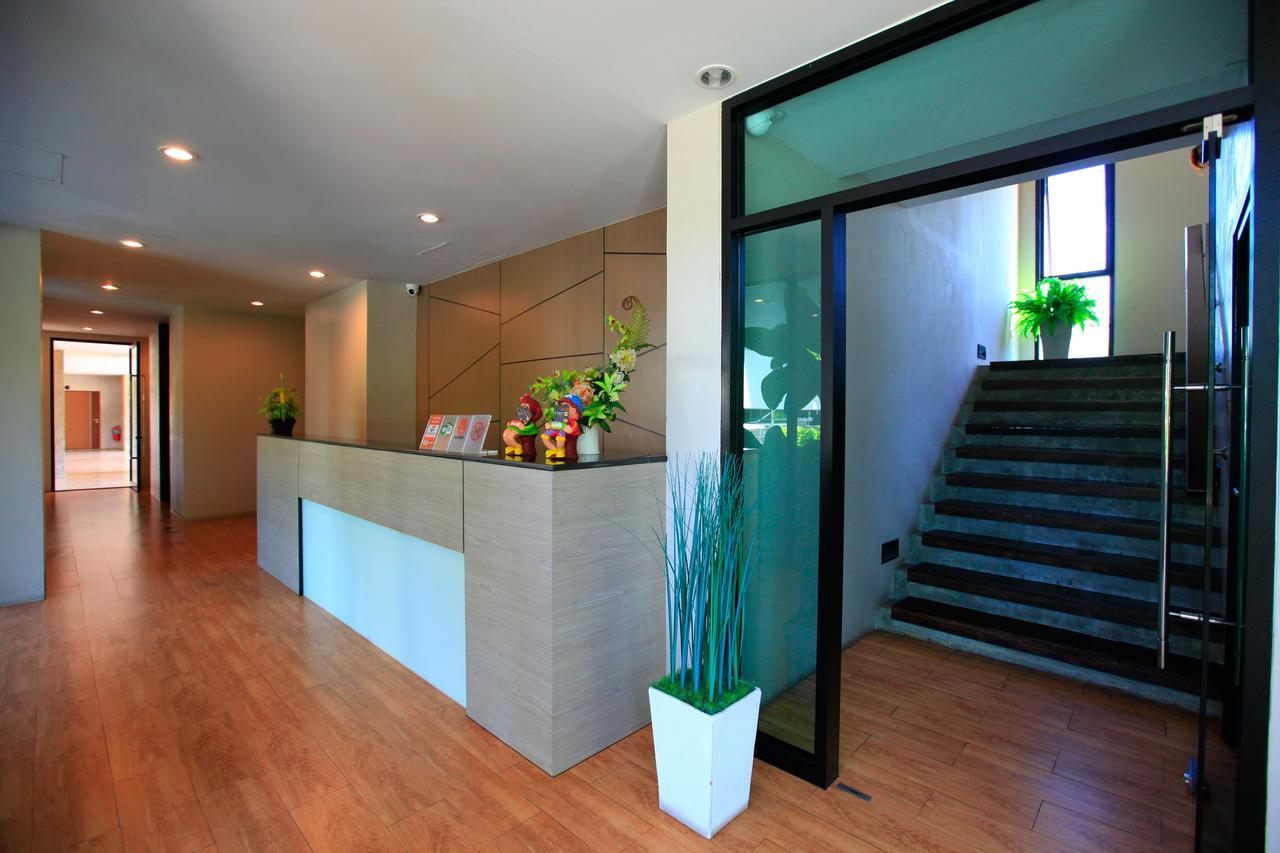 The Plubpla Serviced Apartment Bangkok Eksteriør billede