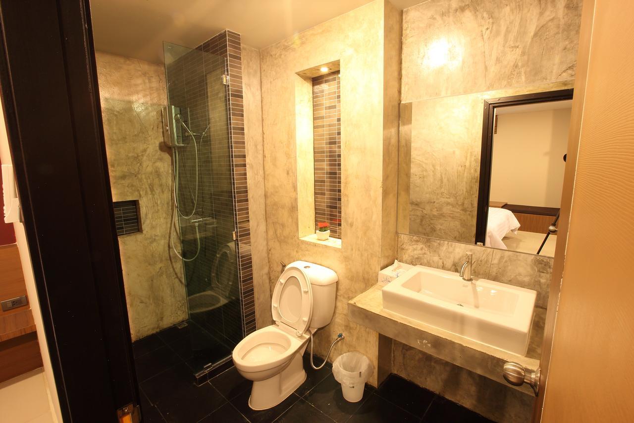 The Plubpla Serviced Apartment Bangkok Eksteriør billede