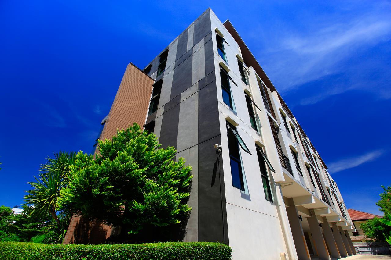 The Plubpla Serviced Apartment Bangkok Eksteriør billede