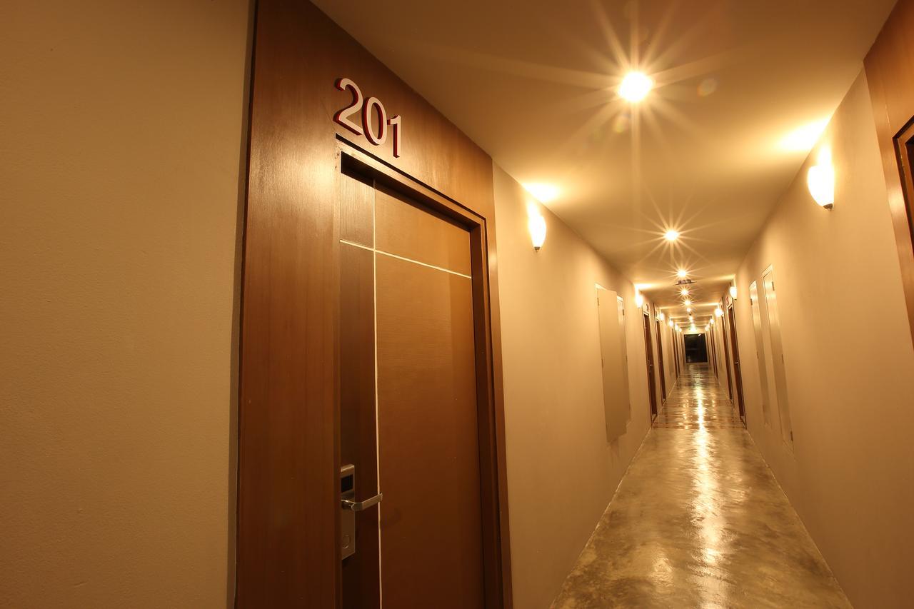 The Plubpla Serviced Apartment Bangkok Eksteriør billede